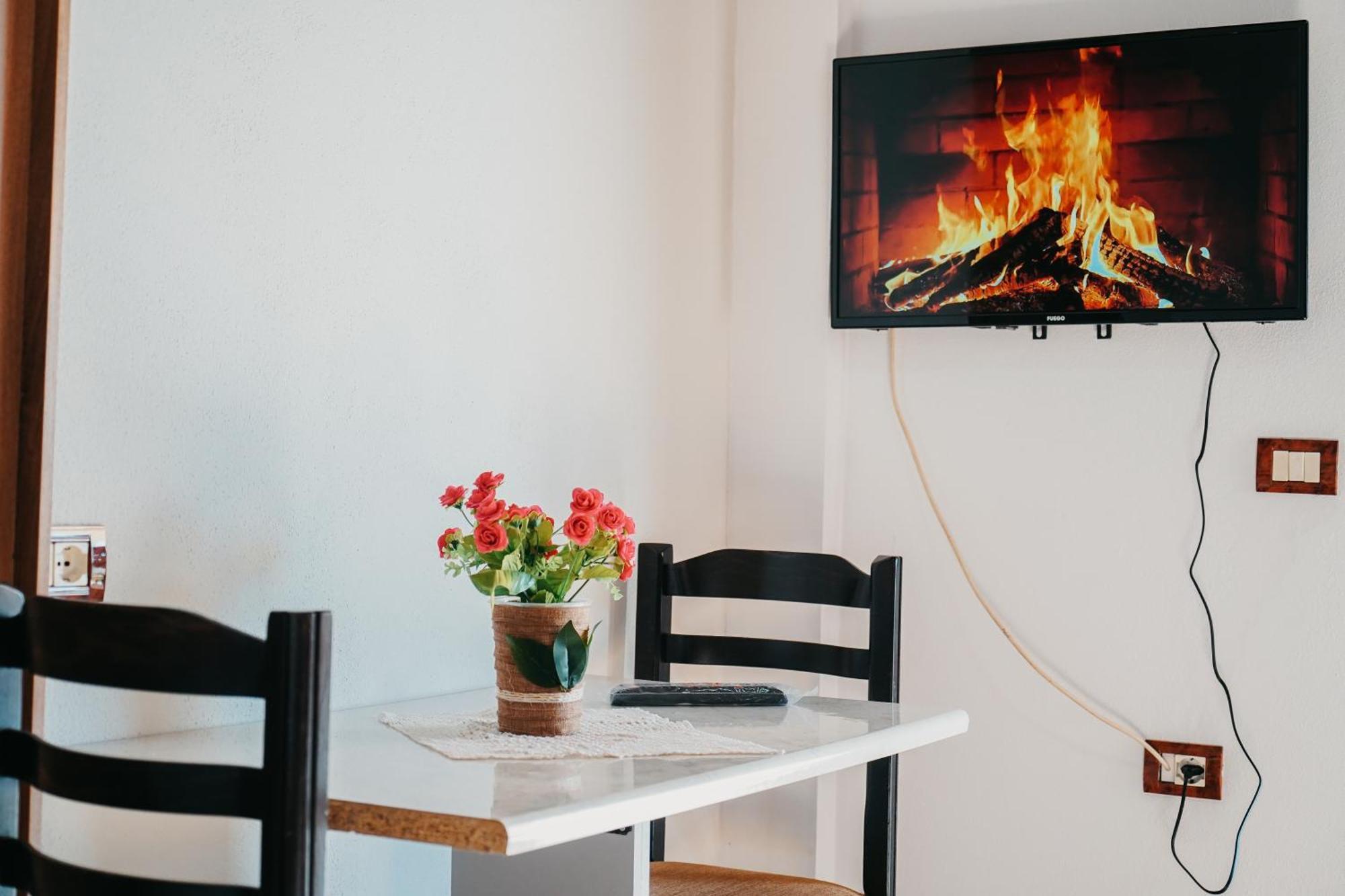 Hotel Bujtina Anlu Nepravishte Zewnętrze zdjęcie