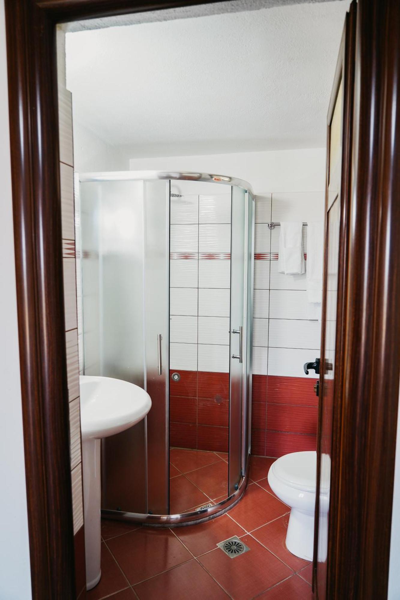 Hotel Bujtina Anlu Nepravishte Zewnętrze zdjęcie