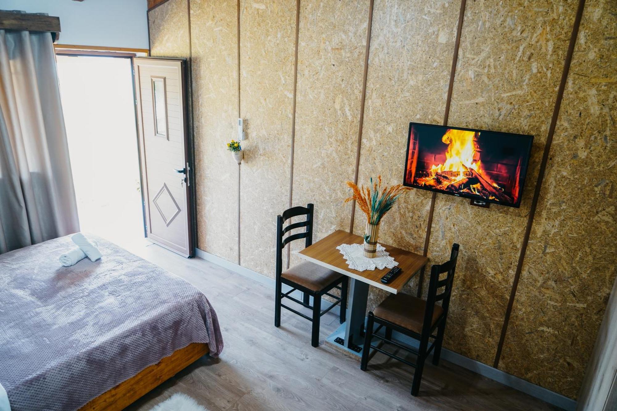 Hotel Bujtina Anlu Nepravishte Zewnętrze zdjęcie