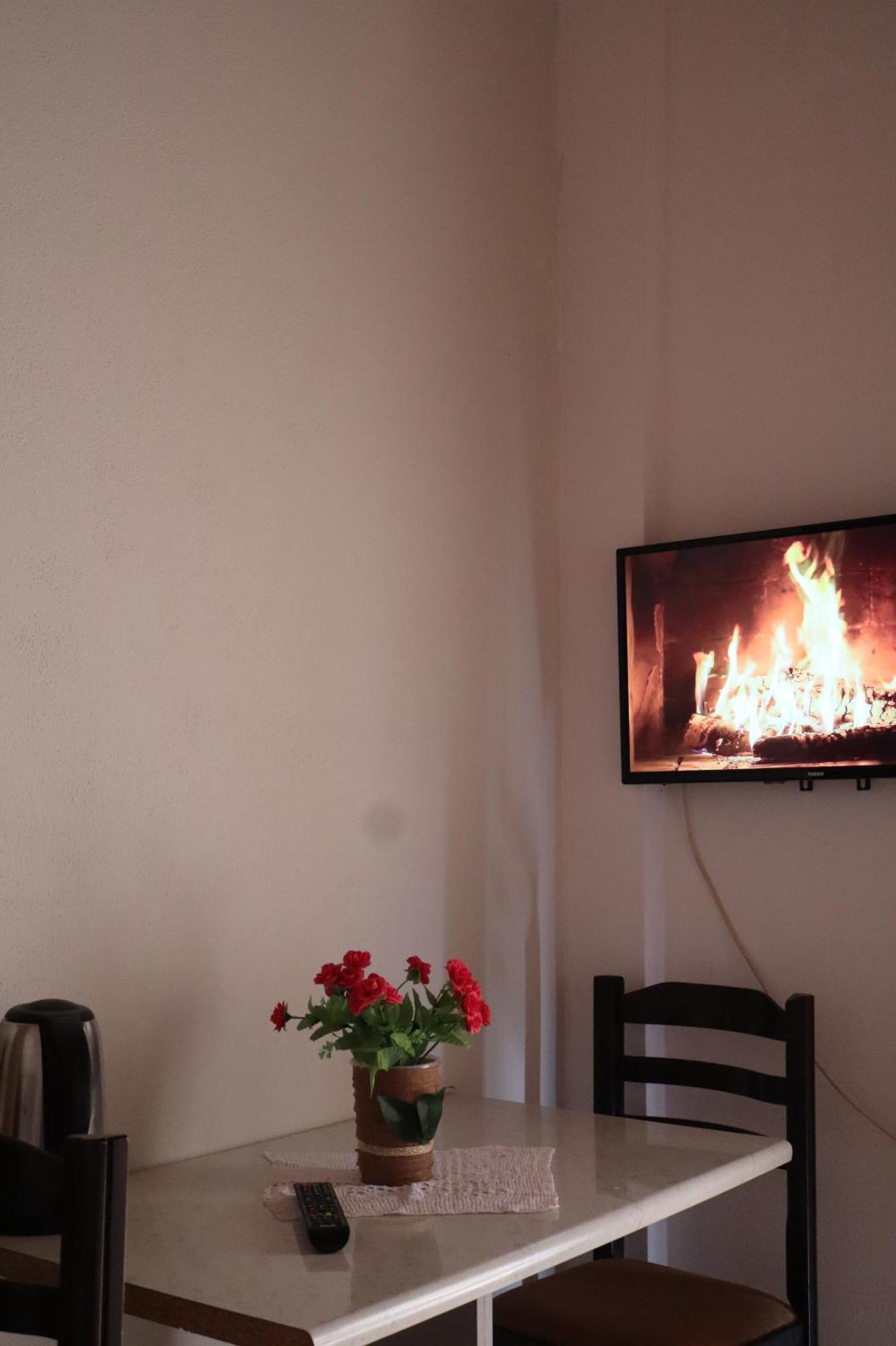Hotel Bujtina Anlu Nepravishte Zewnętrze zdjęcie