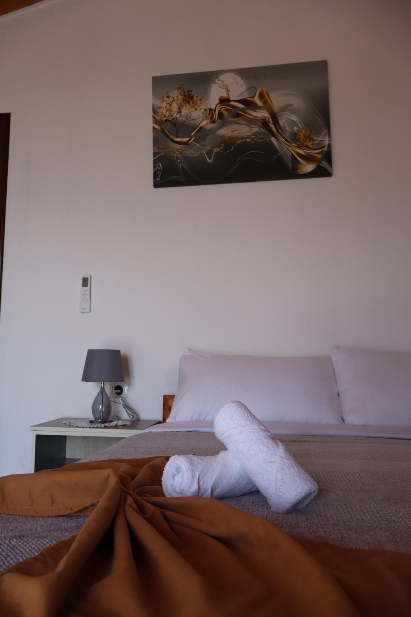 Hotel Bujtina Anlu Nepravishte Zewnętrze zdjęcie