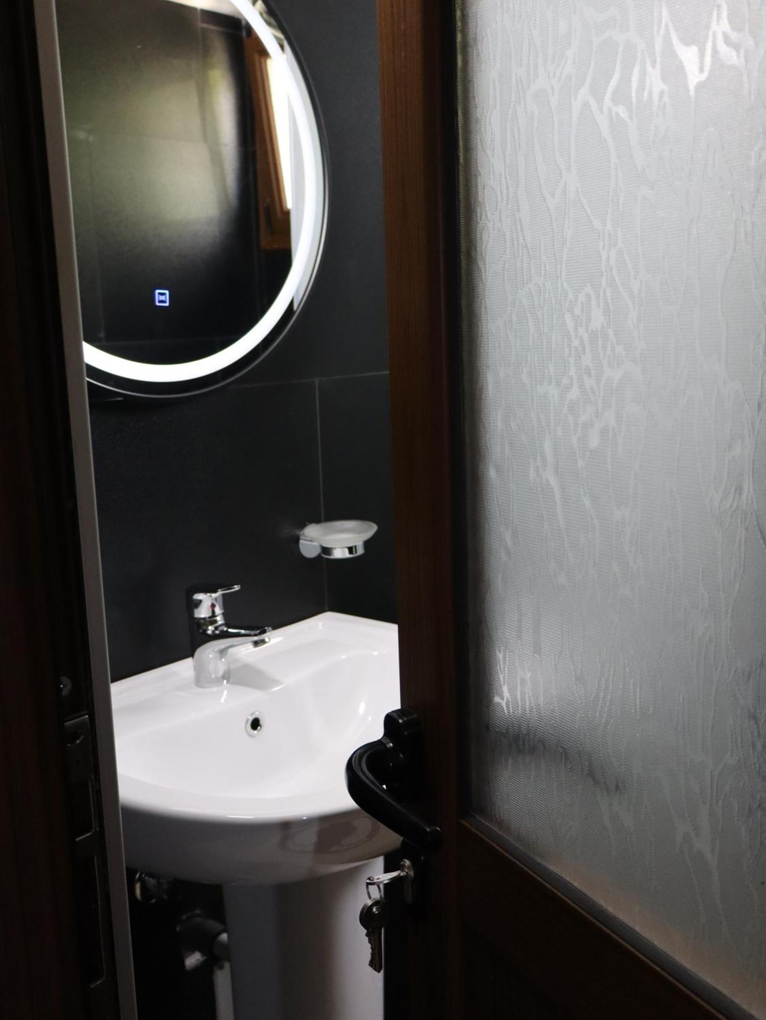 Hotel Bujtina Anlu Nepravishte Zewnętrze zdjęcie